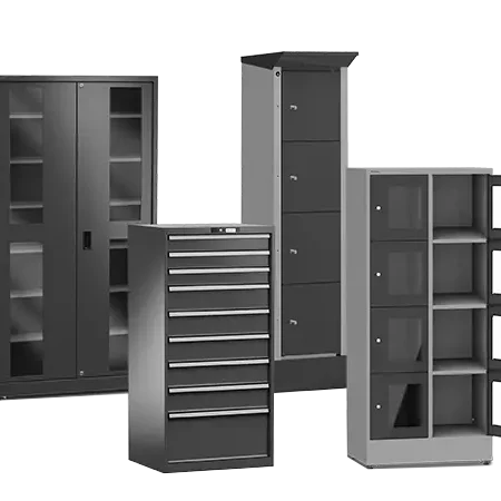 Mobilier de rangement en métal, comprenant des armoires et des étagères.