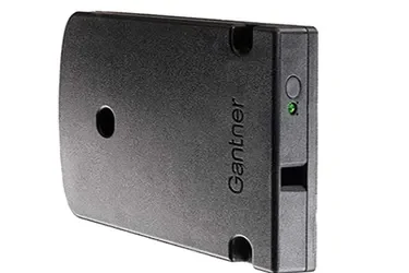 Serrure noir rectangulaire avec un indicateur lumineux et un petit slot.